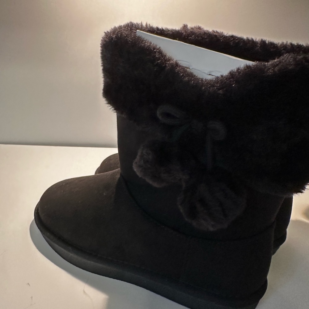 Girls Size 2 boots Black with Tags